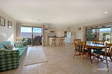 Property photo of 10 Summerhill Boulevard Drouin VIC 3818