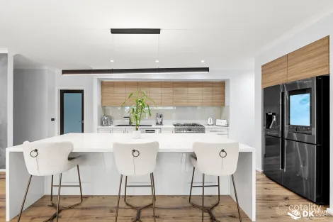 Property photo of 30 Paringa Way Burnside VIC 3023