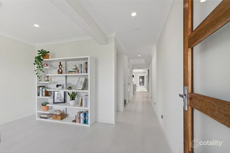 Property photo of 8 Avoca Place Redland Bay QLD 4165