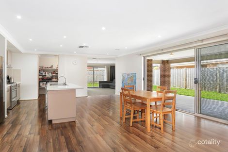 Property photo of 32 Elmswood Boulevard Keysborough VIC 3173
