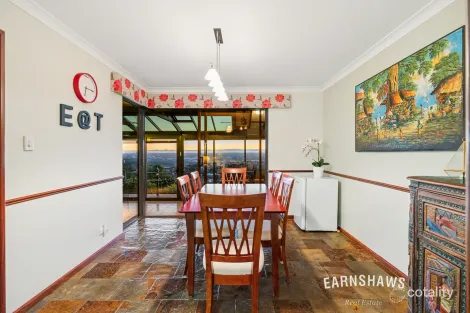 Property photo of 11 Narran Place Swan View WA 6056