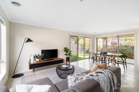 Property photo of 2 Warren Place Truganina VIC 3029