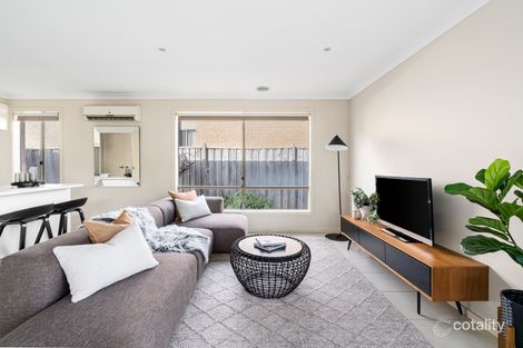 Property photo of 2 Warren Place Truganina VIC 3029