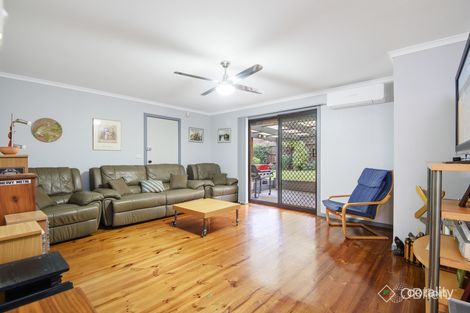 Property photo of 1 Carvey Court Endeavour Hills VIC 3802