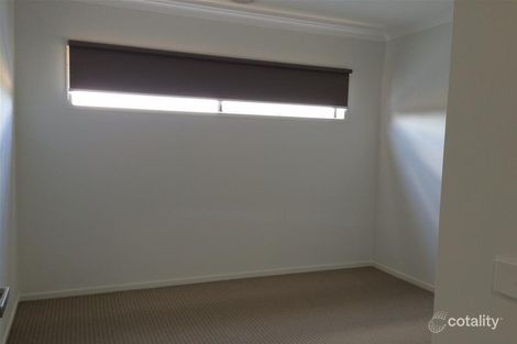 Property photo of 25 Scoria Circuit Craigieburn VIC 3064