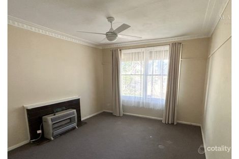 Property photo of 25 Phillip Avenue Mount Austin NSW 2650