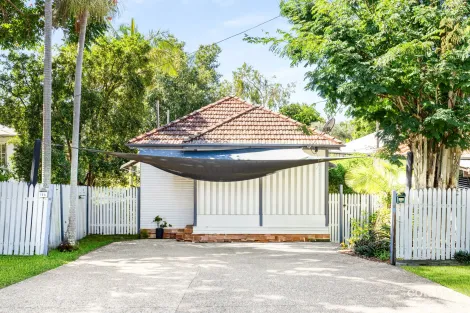 Property photo of 10 Corn Street Holland Park West QLD 4121