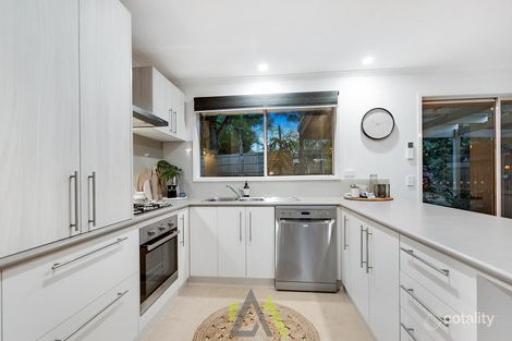 Property photo of 10 Minka Place Skye VIC 3977
