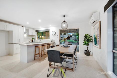 Property photo of 10 Minka Place Skye VIC 3977
