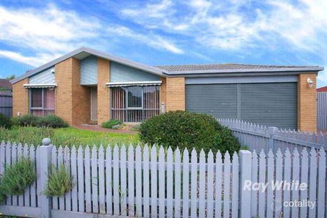 110 Lawless Dr, Cranbourne North, VIC 3977