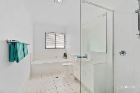 Property photo of 2/206 Southport Nerang Road Southport QLD 4215