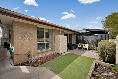 Property photo of 21 Jeff Snell Crescent Dunlop ACT 2615