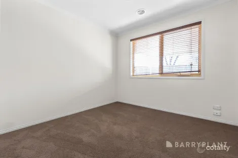 Property photo of 51 Fieldstone Boulevard Beaconsfield VIC 3807