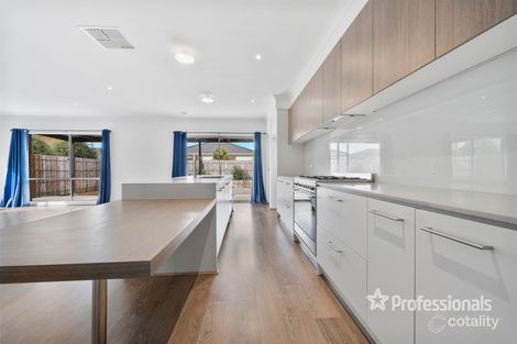 Property photo of 83 Treeve Parkway Werribee VIC 3030