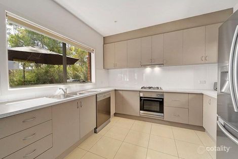 Property photo of 11 Lookout Rise Macleod VIC 3085