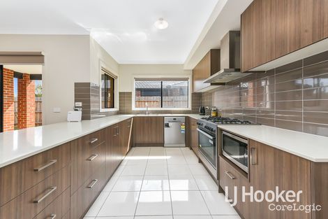 Property photo of 82 Fiorelli Boulevard Cranbourne East VIC 3977