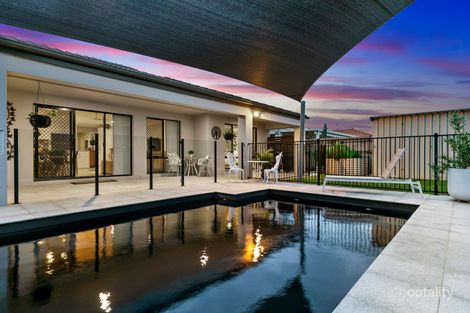 17 Earl St Vincent Cct, Eli Waters, QLD 4655