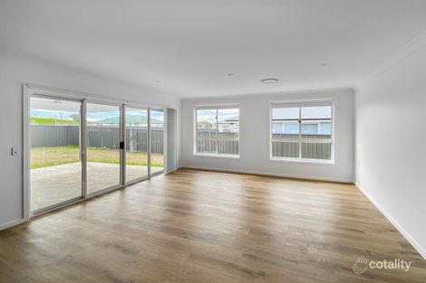 Property photo of 8 Hone Creek Drive Caerleon NSW 2850
