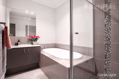 Property photo of 13 Bottlebrush Road Craigieburn VIC 3064