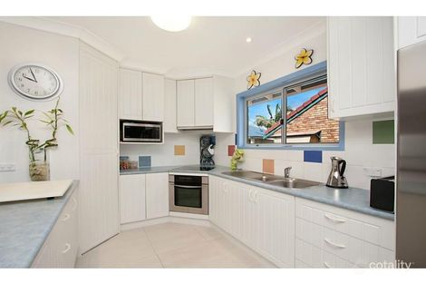 Property photo of 1/28 Murlong Crescent Palm Beach QLD 4221
