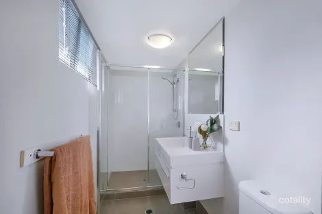 Property photo of 2/372 Wynnum Road Norman Park QLD 4170