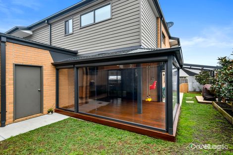 Property photo of 39 Royaloak Crescent Cranbourne East VIC 3977