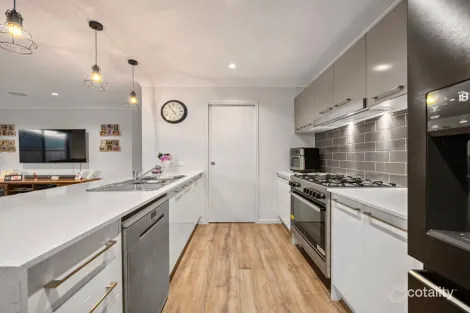 Property photo of 5 Meera Street Spring Mountain QLD 4300