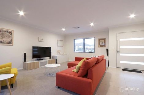 Property photo of 11 Crown Terrace Coogee WA 6166