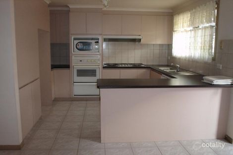 Property photo of 4 Oates Court Taylors Lakes VIC 3038