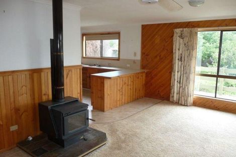 Property photo of 12 Surf Court Lakes Entrance VIC 3909