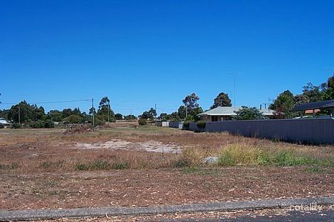 11 Ironbark St, Manjimup, WA 6258