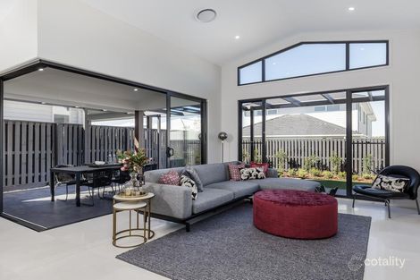 Property photo of 8 Kite Close Pallara QLD 4110