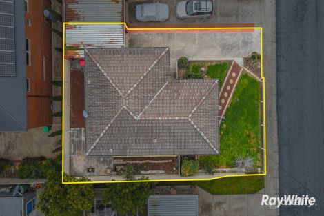 Property photo of 17-18 Aviary Court Strathdale VIC 3550
