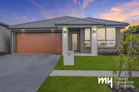 Property photo of 70 Silvester Way Gledswood Hills NSW 2557