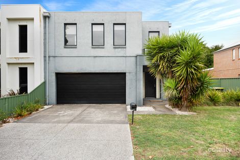 3 Mcphie Pl, Lake Gardens, VIC 3355