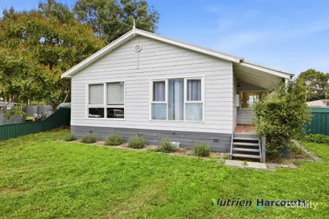 2 ROSELLA CT, FLOWERDALE, VIC 3717