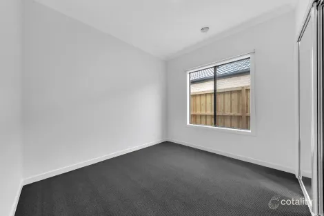 Property photo of 11 Coolangatta Drive Mickleham VIC 3064