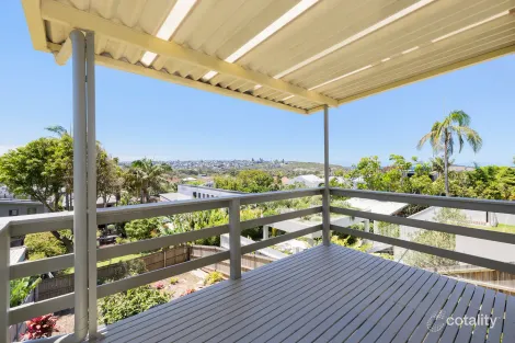 Property photo of 9 Curl Curl Parade Curl Curl NSW 2096