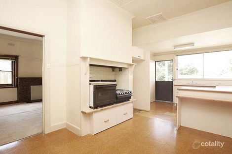 Property photo of 28 Prince Edward Avenue McKinnon VIC 3204