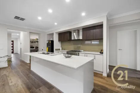 Property photo of 12 Ionica Loop Truganina VIC 3029