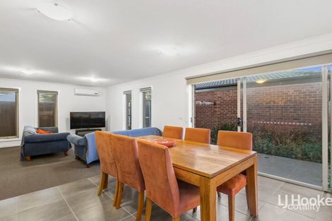 Property photo of 2/15 Parkfield Court Deer Park VIC 3023