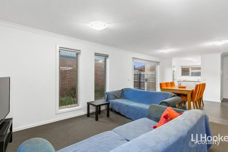 Property photo of 2/15 Parkfield Court Deer Park VIC 3023