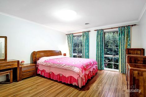 Property photo of 15 Illowra Walk Blackburn South VIC 3130