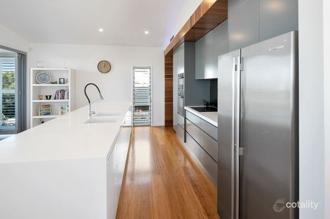 Property photo of 62 Kingsley Terrace Wynnum QLD 4178
