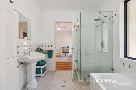 Property photo of 539 Dinsdale Road Wooroloo WA 6558