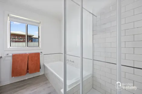 Property photo of 7 Sandner Grove Golden Square VIC 3555