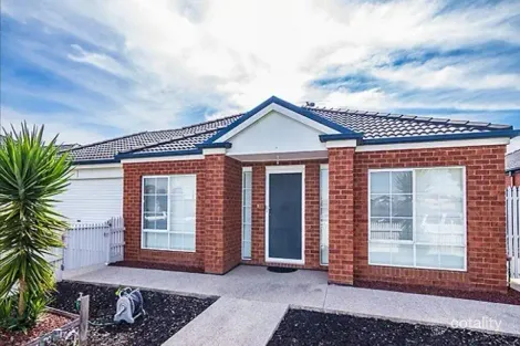 93 Aylmer Rd, Lynbrook, VIC 3975