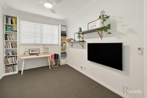 Property photo of 19 Brampton Crescent Mountain Creek QLD 4557