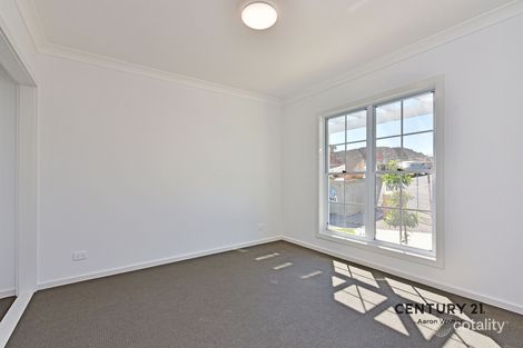 Property photo of 25 Wattlebird Crescent Elermore Vale NSW 2287
