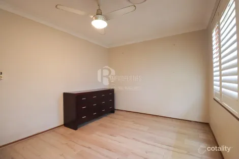 Property photo of 18 Jacaranda Crescent Casula NSW 2170